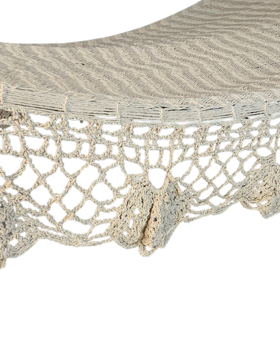 Droit avec macramé