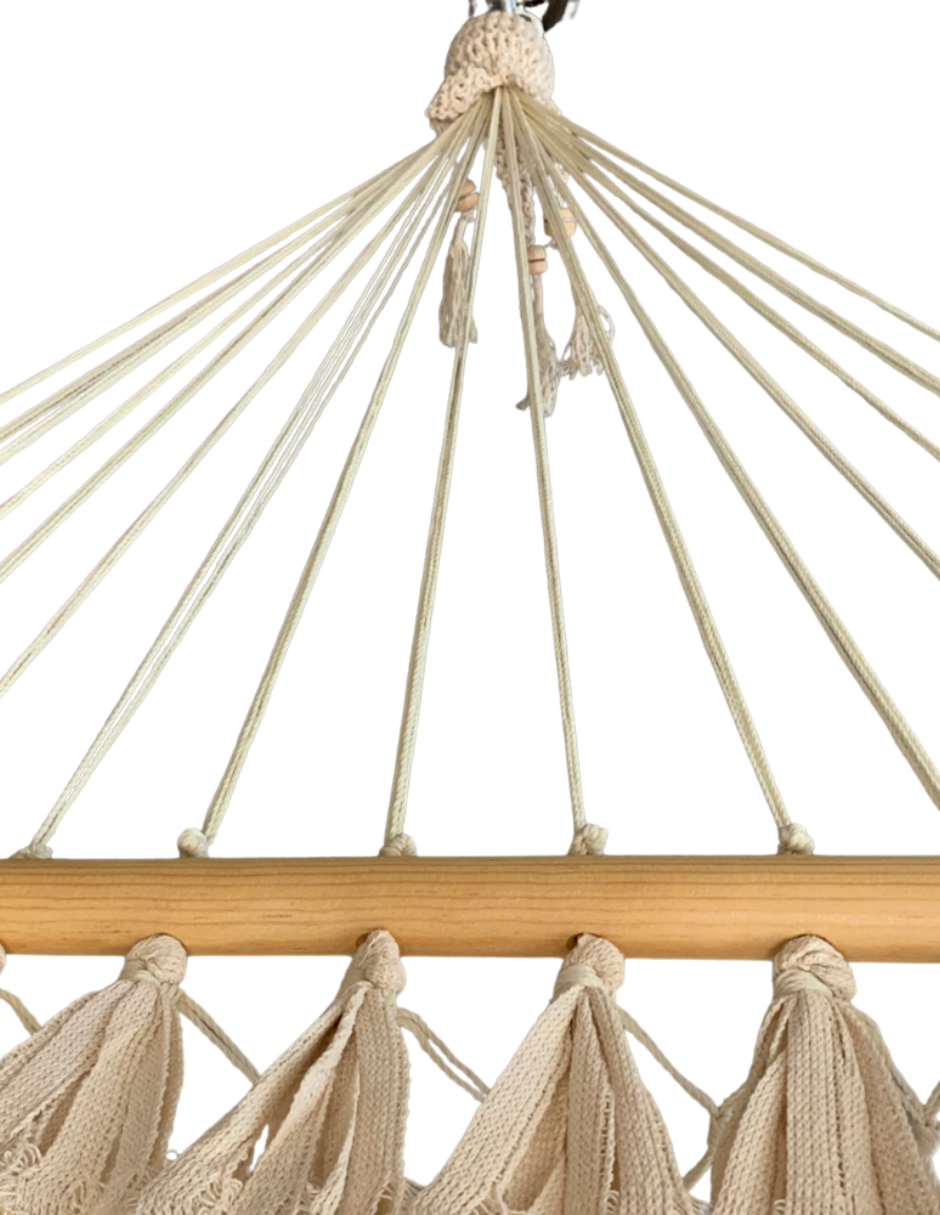Tissu droit avec macramé