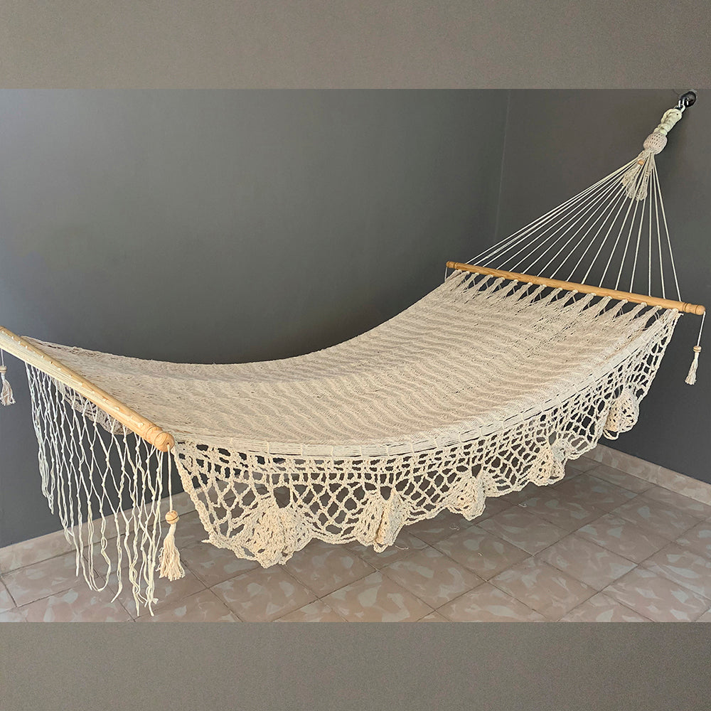 Straight with Macrame