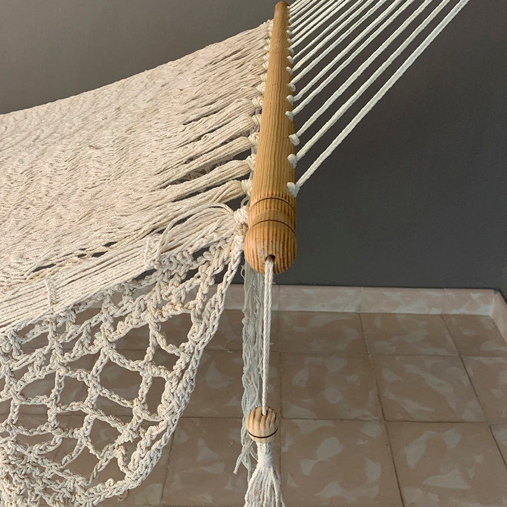 Droit avec macramé