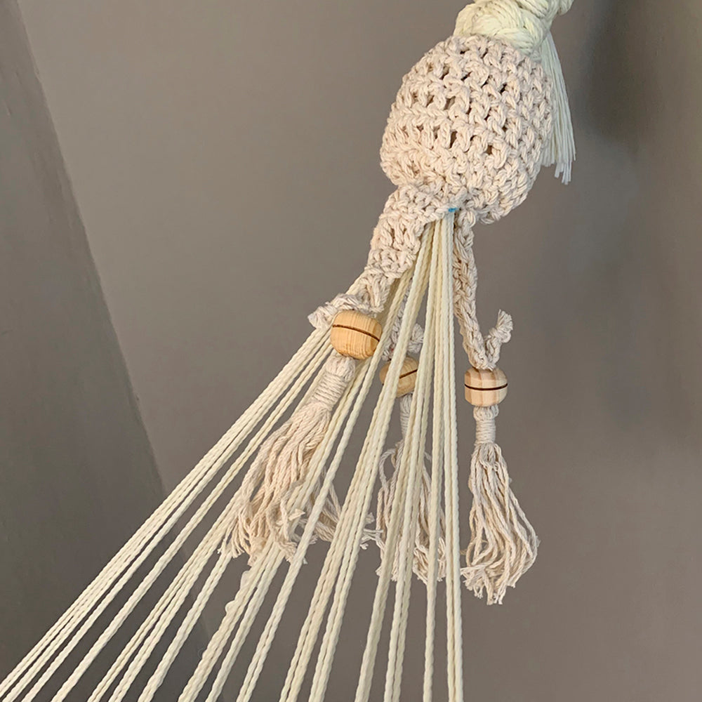 Droit avec macramé