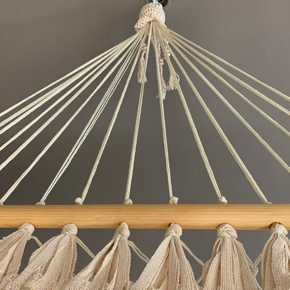 Tissu droit avec macramé